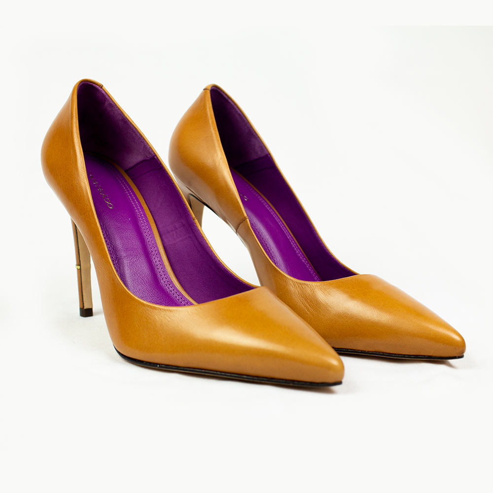 Purple and 2025 gold pumps